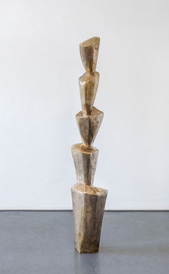 Rosenmontagsstele - 2018 - Bronze - 182 (h) x 35 (b) x 32 (t)  cm - Ansicht 2 