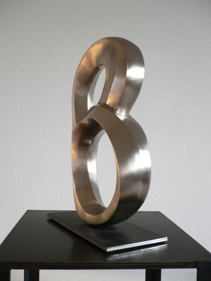 Hab Acht - 2012 - Bronze matt - 48 (h) x 30 (b) x 14 (t) - Ansicht 2