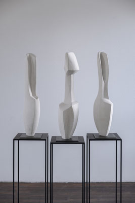Stelen 3er Gruppe - 2023  - Aluminium weiß matt lackiert  -  je ca. h 80 x b 25 x t 18 cm