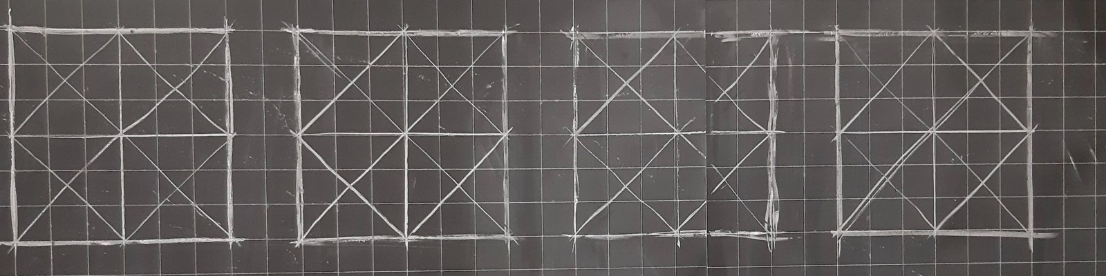 Fase4. Copio i quadrati e traccio le diagonali e le linee verticali e orizzontali e le diagonali nei quadrati più piccoli.