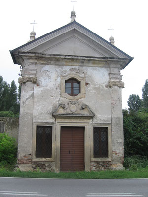 La piccola chiesa della  corte di Vaccaldo 