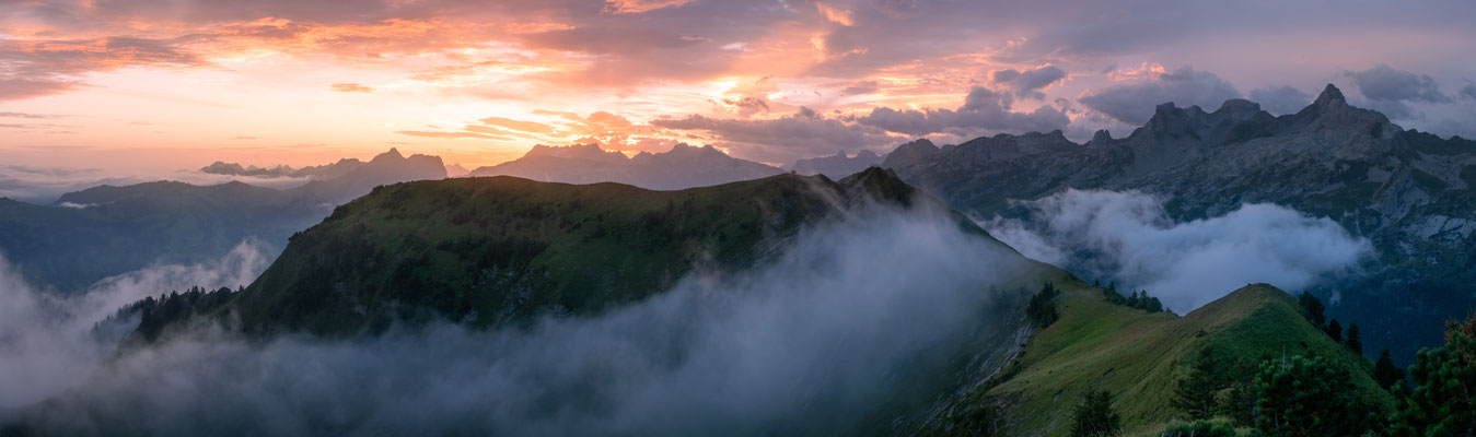 aussicht in die glarner alpen vom chalberstöckli