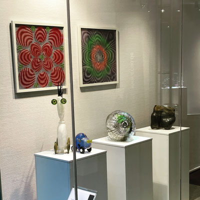 CCAA Studioglas glaskunst glasgalerie glassart blownglass handblown kunsthandwerk unikat collect köln cologne angewandt kunst sammlung ausstellung design paperweight briefbeschwerer exhibition verresoufflé galerieduverre interiordesign 