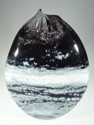 Xavier de Mirbeck, schwarz-weiß bemaltes Vasenobjekt, Studioglas, geblasene Kunst, Landschaft, Vase, schwarzweiss, Paris