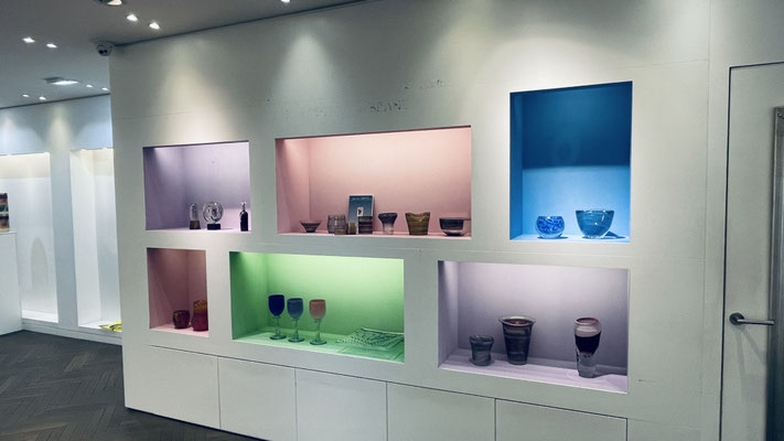 CCAA Studioglas glaskunst glasgalerie glassart blownglass handblown kunsthandwerk unikat collect köln cologne angewandt kunst sammlung ausstellung design paperweight briefbeschwerer exhibition verresoufflé galerieduverre interiordesign 