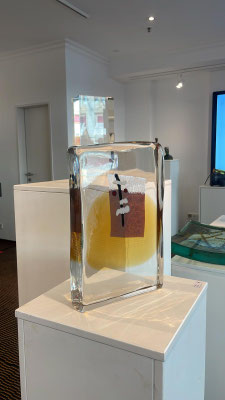CCAA Studioglas glaskunst glasgalerie glassart blownglass handblown kunsthandwerk unikat collect köln cologne angewandt kunst sammlung ausstellung design paperweight briefbeschwerer exhibition verresoufflé galerieduverre interiordesign 