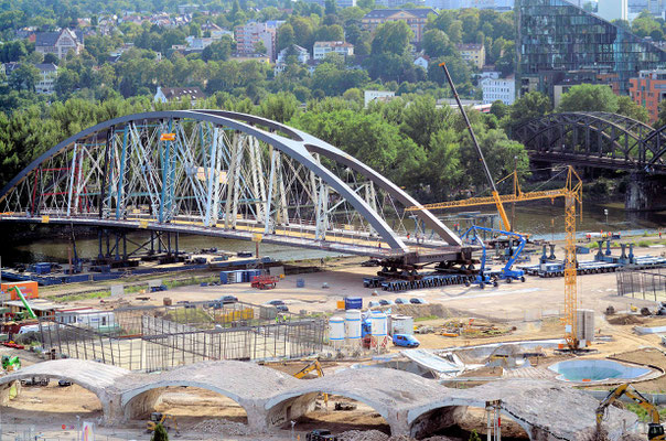 Neue Mainbrücke Ost © dpa-foto.de / Friedhelm Herr