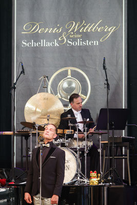 Denis Wittberg und seine Schellack-Solisten - Konzert in Bad Vilbel © dokuphoto.de / Friedhelm Herr
