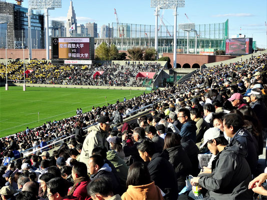 対抗戦優勝を左右する試合に押し掛けた約2万の観衆