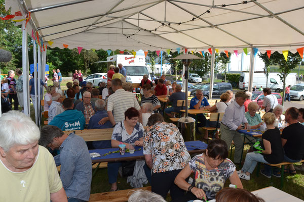 ... und schon alles besetzt! Steinbruchfest 2017