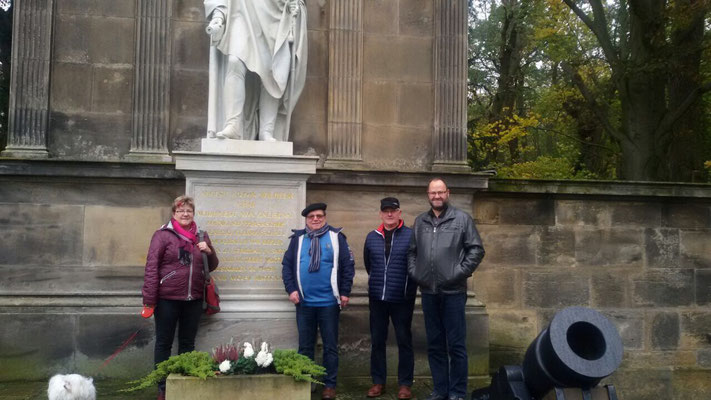 Besuch des Gneisenau-Denkmals in Sommerschenburg anlässlich des Vortrages über Gneisenau und die Schildbürger von Thomas Heller 