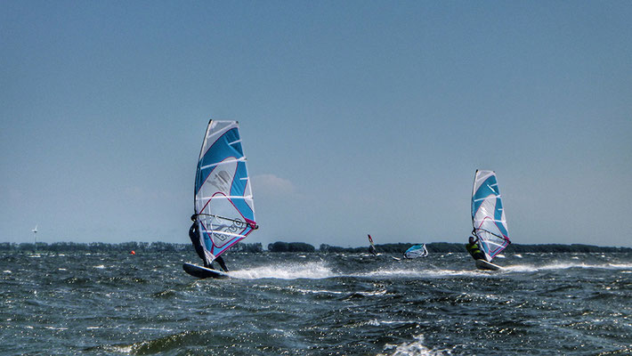 Windsurfer auf Wieker Bodden, Dranske