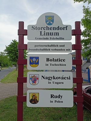 Restaurierung des Gemeindeschilds in Linum, mit Wappendruck 