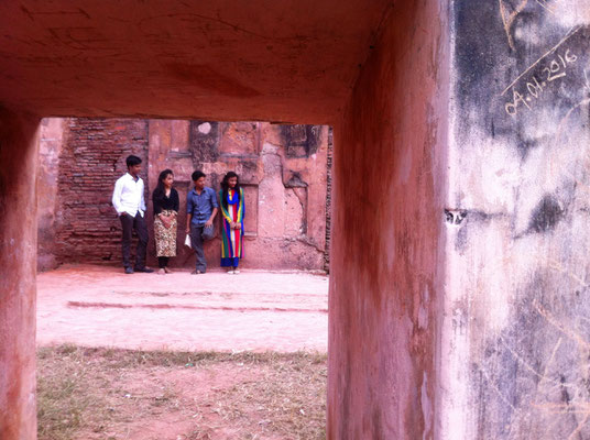 Freitagsflanierer*innen Im Lalbagh Fort