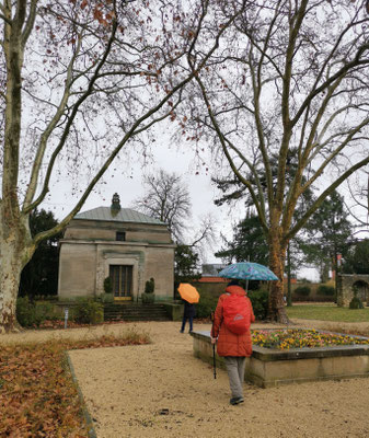 Das Opel-Mausoleum auf dem Alten Friedhof.