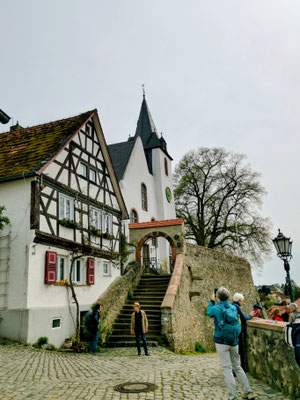 Zwingenberger Idyll mit Bergkirche