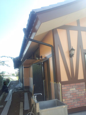 コメダ珈琲笠懸阿左美店様　屋根・雨樋