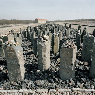 Buchenwald - Gedenksteine für die ermordeten Sinti und Roma