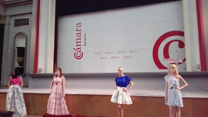 Maquillaje y peluquería  profesional para desfile benéfico de aldeas infantiles.