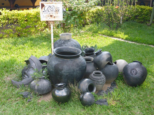 Black ceramic goods in San Bartolo