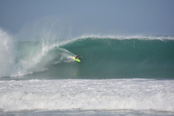 Big Wave Surf Contest