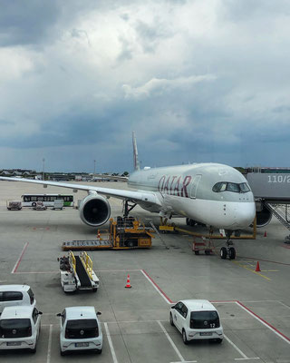 Flug über Doha mit Qatar 