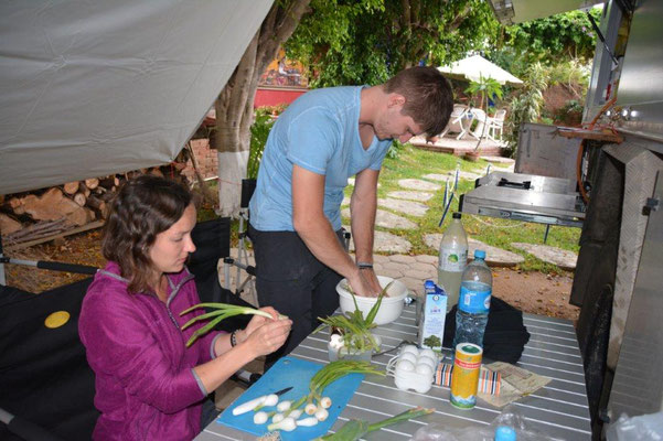 Eva & Michael prepare a Quiche Lorraine