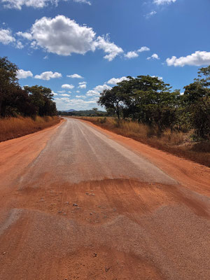In Sambia auf dem Weg zur Grenze nach Tansania
