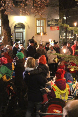 Gemeinsames Weihnachtslieder singen 2016