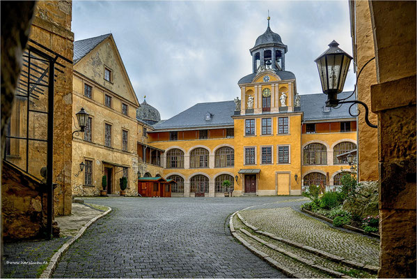 großes Schloss in Blankenburg ...