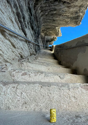 Dans l'escalier du roi d'Aragon, à Bonifacio...