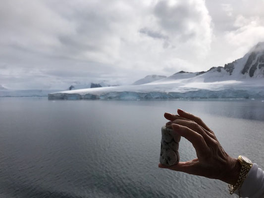 Devant l'Iceberg Grand Sud, en Argentine...