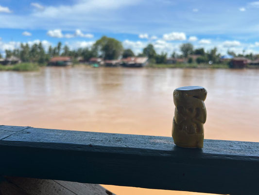 Sur le fleuve Mekong, au Laos ...