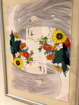 今ならデジタルでひとつ描いてコピー、ひっくり返してペースト、でしょうが、気合入れて同じ絵を二回描きましたよ！