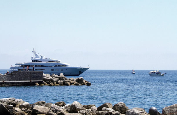 od nabrzeza w Amalfi
