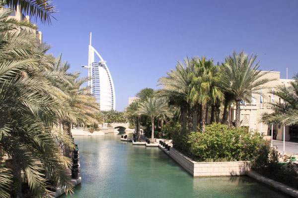 w tle Burj Arab
