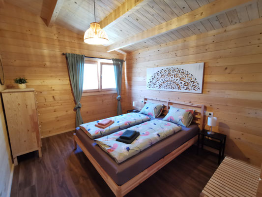 Schlafzimmer 1 