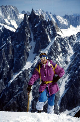 Franz im Hintergrund die Seilbahnstation Aig. du Midi