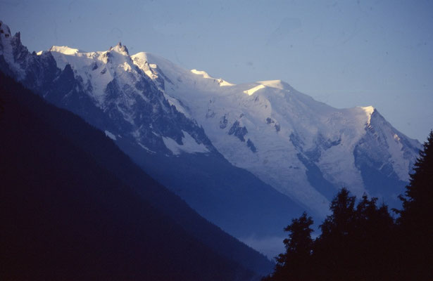 Blick von Chamonix zum Mont Blanc