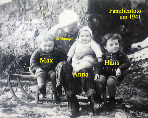 Die kleine Großrabenreithner-Familie mit Großmutter um 1941