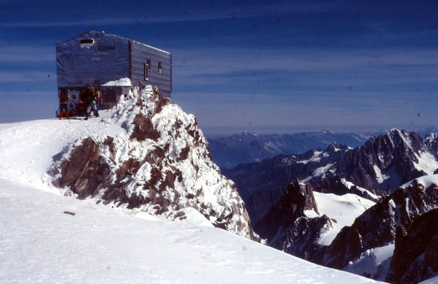 Die Vallot-Unterstandshütte auf 4.372 m
