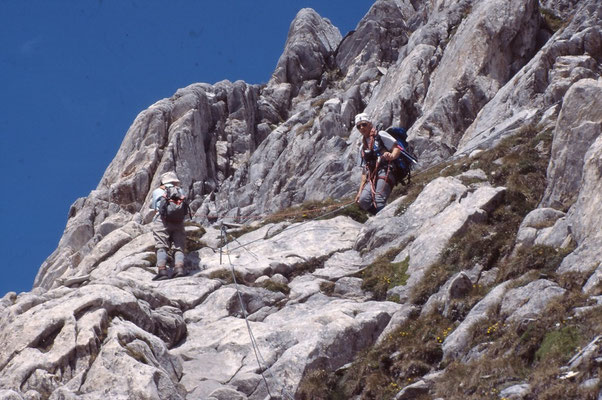 Die einzige seilversicherte Wandstufe am Weg zum Hochfeiler