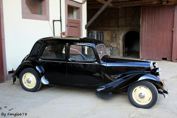 Citroën Traction 11