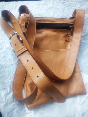Sissi Cuir - Pochette femme bandoulière recréée avec les zips et boucleries d'origines aux mêmes dimensions que l'ancienne