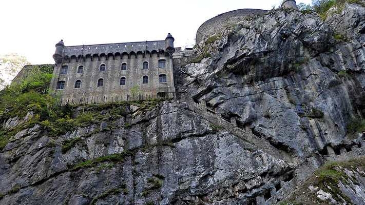 Fort du Portalet bewacht die Grenze und schützt den Zugang zum Col du Somport. 