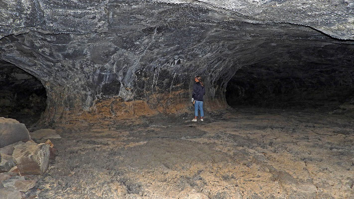 Cueva de los Naturalistas - zweite Halle mit Mittelsäule.