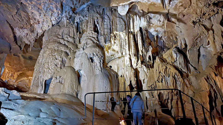 Grottes de Betharram - im großen Saal.