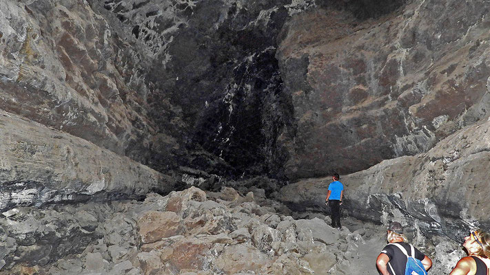 Höhlenwanderung im Malpais de Corona