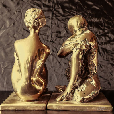 Homme et femme. Bronze.
