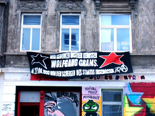 En af talrige graffity-paroler på bz'atte huse i tyske byer